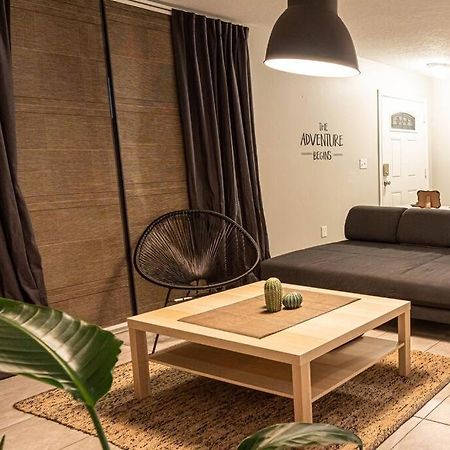 Renovated 3 Bedroom Home Near All Main Attractions كيسيمي المظهر الخارجي الصورة