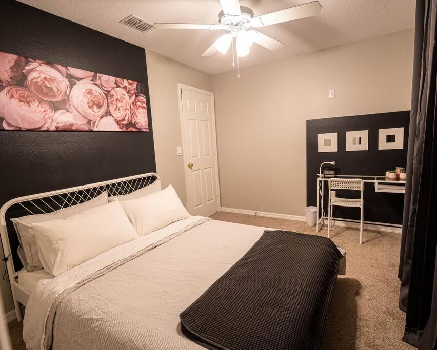 Renovated 3 Bedroom Home Near All Main Attractions كيسيمي المظهر الخارجي الصورة
